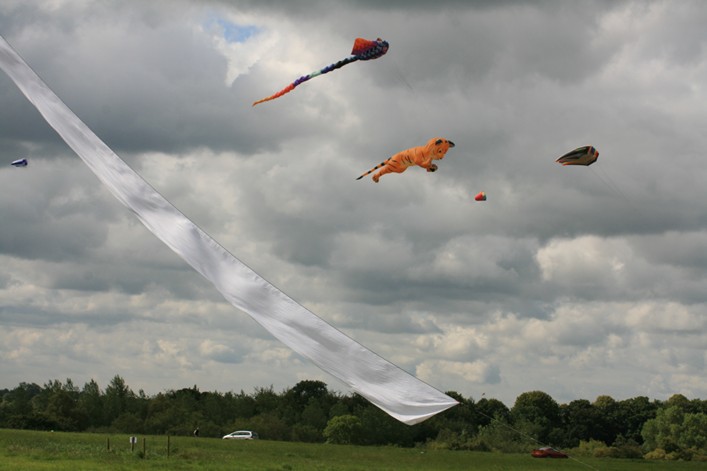Malmesbury Kite Festival, 23-24 July, 2011 - 11mal24img006.jpg