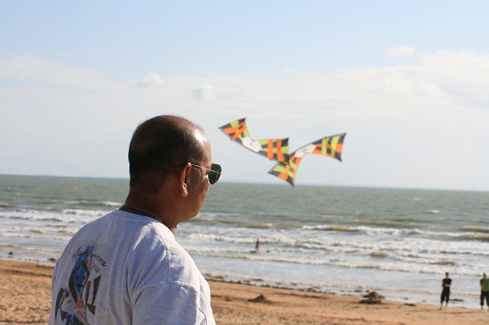 Notre Dame Kite Festival, France, 7-10 July 2011 - 11not06img038.jpg