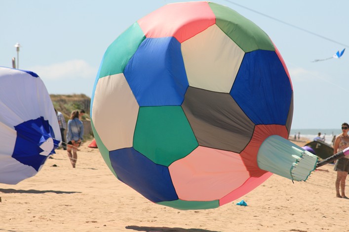 Notre Dame Kite Festival, France, 7-10 July 2011 - 11not10img044.jpg