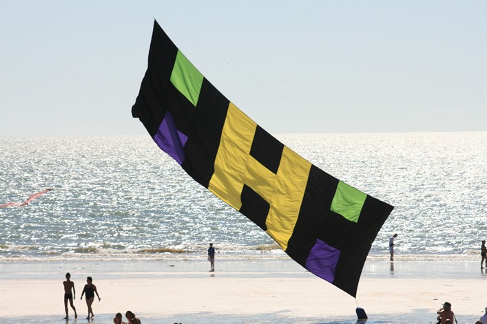 Notre Dame Kite Festival, France, 7-10 July 2011 - 11not10img268.jpg