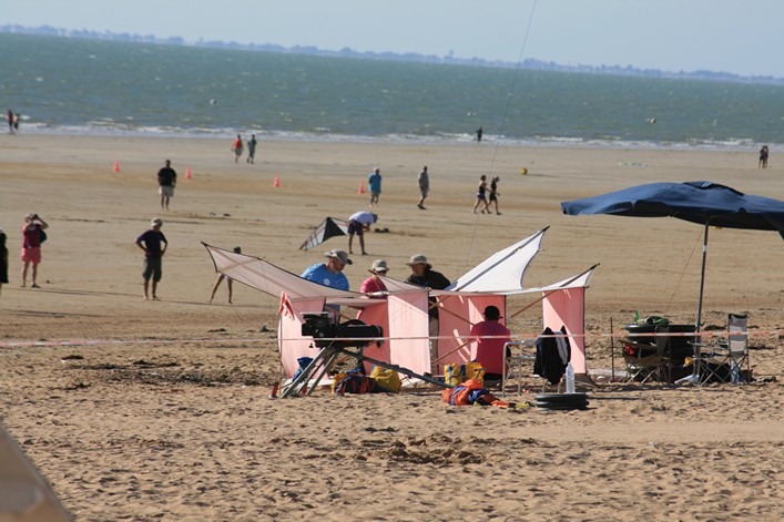 Notre Dame Kite Festival, France, 7-10 July 2011 - 11not10img342.jpg