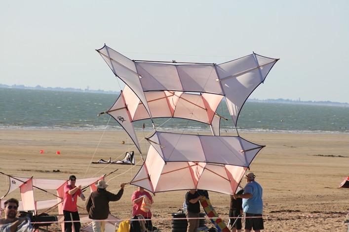 Notre Dame Kite Festival, France, 7-10 July 2011 - 11not10img361.jpg