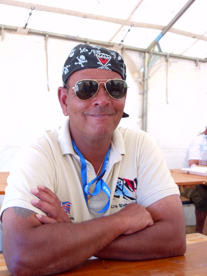 Notre Dame Kite Festival, France, 7-10 July 2011 - 11not11img064.jpg