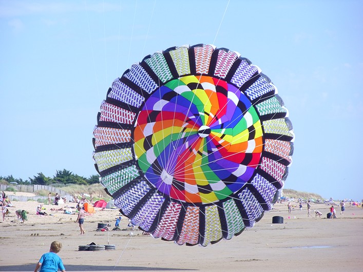 Notre Dame Kite Festival, France, 7-10 July 2011 - 11not11img094.jpg