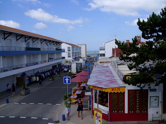 Notre Dame Kite Festival, France, 7-10 July 2011 - 11not13img038.jpg